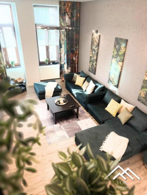 VOK Luxury Home I Tropical Living